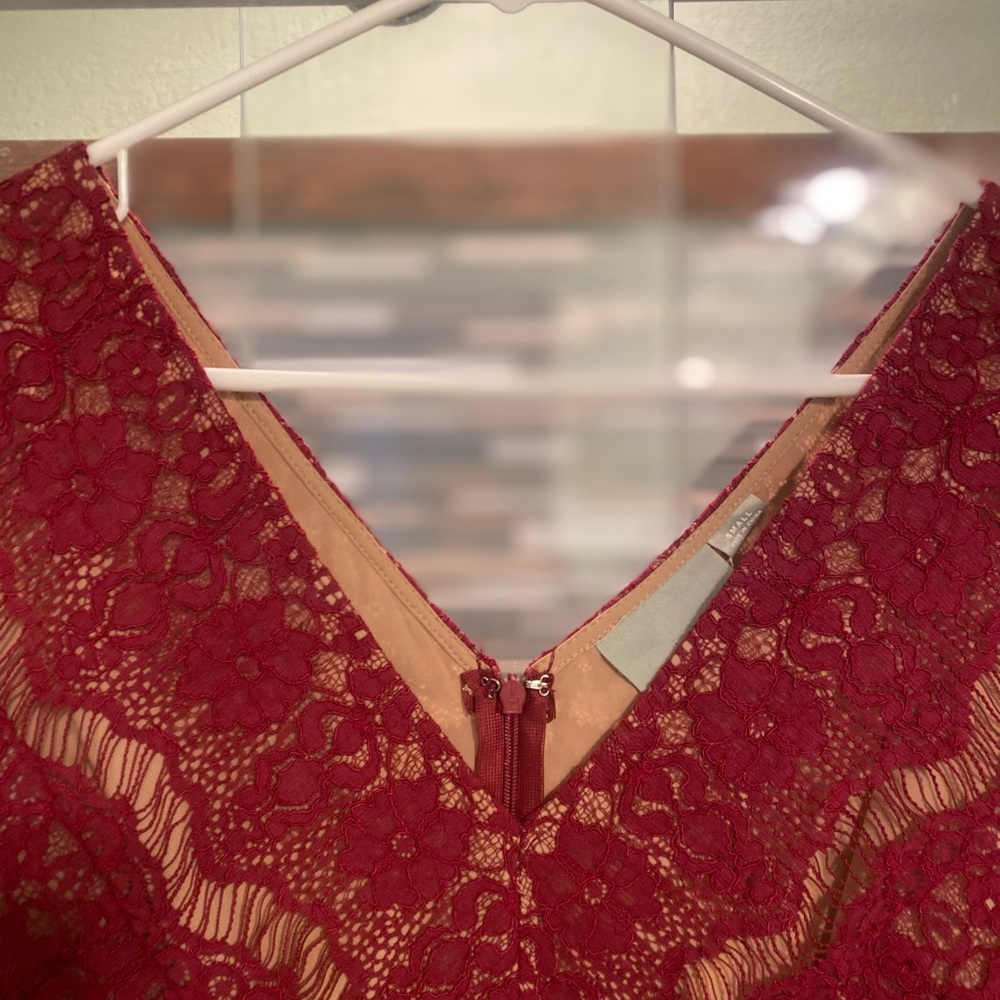 NWT Maeve Anthropologie Maroon Lace Lined Peplum Top - Picture 6 of 12